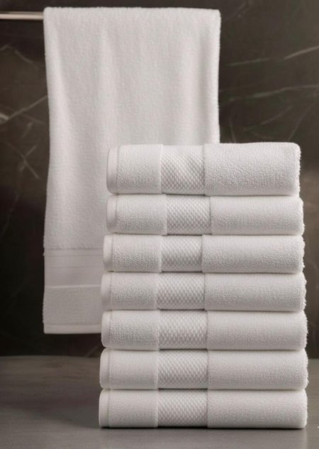 مناشف قطن أبيض ناعم، امتصاص عالي ولمسة فندقية فاخرة ✨ مثالية للاستخدام اليومي وتدوم طويلاً 🤍 6 قطع بـ 100 شيكل