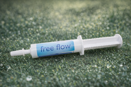 Free Flow – دعم طبيعي للدورة الدموية 🌿 مكمل عشبي 100% يساعد على تحسين تدفق الدم، دعم صحة الأوعية، وتعزيز أداء الخيل ونشاطه اليومي، مثالي للخيول الرياضية وخيول السباق.