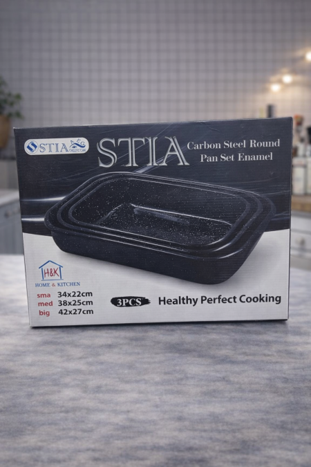 طقم صواني فرن STIA من الفولاذ الكربوني المطلي بالمينا 🔥 3 قطع بمقاسات مختلفة لطبخ صحي ومتوازن، توزيع حرارة ممتاز، سطح غير لاصق وسهل التنظيف. مثالي للفرن والتحمير اليومي 👌