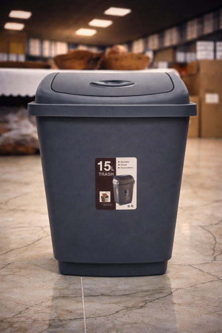 سلة مهملات 15 لتر بلون رمادي أنيق 🧺 حجم عملي للاستخدام اليومي، غطاء متحرك سهل الفتح، خامة متينة وسهلة التنظيف ✨