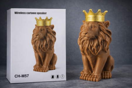 سماعة بلوتوث لاسلكية بتصميم ملكي فخم على شكل أسد متوَّج، تجمع بين القوة في الشكل وجودة الصوت. قطعة ديكور أنيقة وصوت واضح يمنحك تجربة استماع مميزة، مثالية للمنازل العصرية، المكاتب، أو كهدية لافتة للنظر.