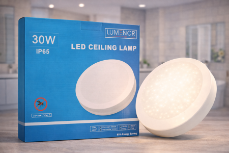 مصباح سقف LED LUMENCR – 30W إضاءة عملية بتصميم بسيط وأنيق ✨ قدرة 30 واط بسطوع يصل إلى 4200 لومن، مع خيار لون الإضاءة أبيض 6500K أو دافئ 3000K. مقاوم للماء والغبار IP65، موفّر للطاقة حتى 85%، وعمر تشغيلي طويل. مناسب للحمّامات، المداخل، المطابخ والمساحات الداخلية والخارجية 👌