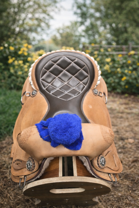 سرج خيل جلد فاخر بتصميم مريح وأنيق 🤎 يوفّر ثبات ممتاز أثناء الركوب، توزيع متوازن للوزن، وراحة أعلى للفارس والحصان. خامات قوية، تشطيب احترافي، ومناسب للتدريب والركوب اليومي 🏇