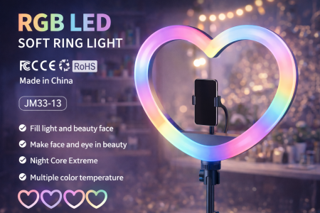 إضاءة RGB LED Soft Ring Light بتصميم عصري وجذاب، تمنحك إضاءة ناعمة ومتوازنة للوجه مع ألوان متعددة تضيف لمسة احترافية لتصويرك. مثالية للتصوير، البث المباشر، المكياج وصناعة المحتوى، مع حاملة موبايل واحدة ثابتة وسهلة الاستخدام لنتائج واضحة ومبهرة