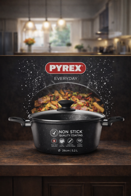 🍲 قدر PYREX Everyday غير لاصق حل مثالي للطبخ اليومي، طلاء غير لاصق عالي الجودة، توزيع حرارة متوازن، وغطاء زجاجي متين. عملي، سهل التنظيف، ويعطي نتائج ممتازة كل مرة 🔥 📏 المقاس: 26 سم | السعة: 5.2 لتر