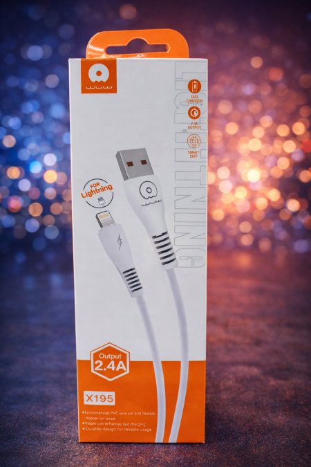 كابل شحن Lightning عملي وقوي بقدرة 2.4A يضمن شحن سريع وآمن لأجهزة الآيفون. مزوّد بشريحة ذكية للحماية من الحرارة والزيادة، وتصميم متين يتحمّل الاستخدام اليومي بدون قطع. اختيار مثالي للشحن ونقل البيانات بكل ثقة.