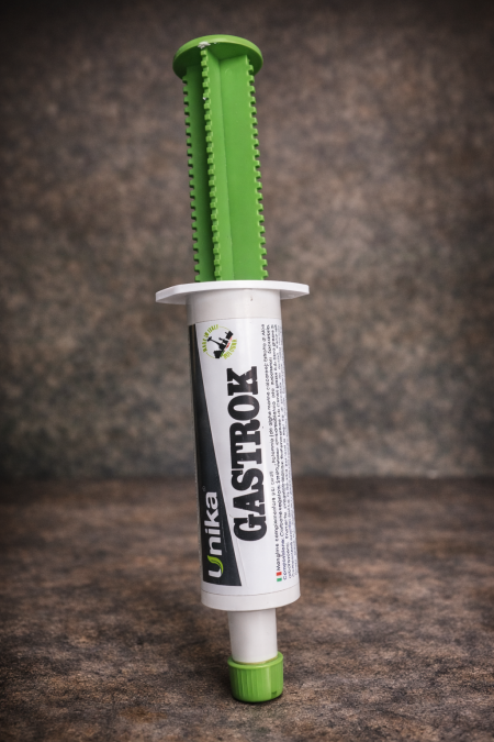 GASTROX Paste – معجون دعم الجهاز الهضمي للخيول 🐎 معجون مخصص لدعم صحة المعدة والجهاز الهضمي، يساعد على تقليل اضطرابات الهضم ودعم راحة الحصان خاصة أثناء الإجهاد أو السفر. ✔️ يدعم توازن المعدة ✔️ سهل الاستخدام بجرعات دقيقة ✔️ مناسب للاستخدام اليومي والبيطري للاستخدام البيطري فقط
