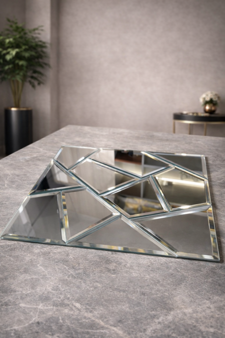 زجاج تابيت طول 30سم عرض 30سم.           ✨ زجاج تزييني فاخر – خيارات ألوان متعددة ✨ قطعة زجاجية أنيقة بتصميم هندسي عصري تضيف لمسة فخامة لأي مساحة. متوفرة بعدة ألوان لتناسب جميع الأذواق والديكورات، مثالية للطاولات، الجدران، أو الاستخدامات الديكورية الحديثة. جودة عالية ولمعان راقٍ يبرز جمال المكان من أول نظرة.