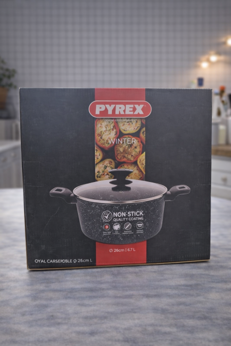 قدر Pyrex Winter مقاس 28 سم (6.7 لتر) بطلاء مانع للالتصاق عالي الجودة، مثالي للطبخ العائلي، توزيع حرارة ممتاز، متين وسهل التنظيف لنتائج شهية كل مرة 🍲🔥