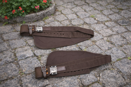 واقي أرجل للخيول (Leg Protectors) حماية قوية ومريحة لأرجل الحصان أثناء التدريب والركوب، مصممة لتقليل الصدمات والاحتكاك مع ثبات ممتاز، خامة متينة ومبطّنة تحافظ على سلامة المفاصل وتمنح الحصان راحة وثقة في الحركة 🐎🤎