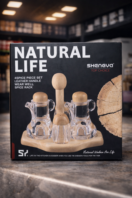 طقم بهارات SHENGYA – Natural Life (4 قطع) 🌿 تصميم أنيق بقاعدة خشب طبيعي ومقابض مريحة، عملي لتنظيم البهارات ويضيف لمسة فخامة للمطبخ والسفرة