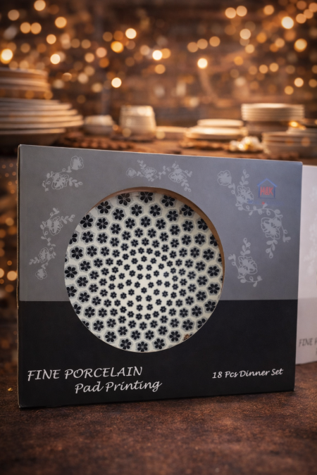 🍽️ طقم سفرة بورسلان فاخر – 18 قطعة تصميم أنيق بنقشة ناعمة، جودة بورسلان عالية مع طباعة ثابتة. مثالي للاستخدام اليومي والضيافة، يضيف لمسة راقية لأي طاولة.