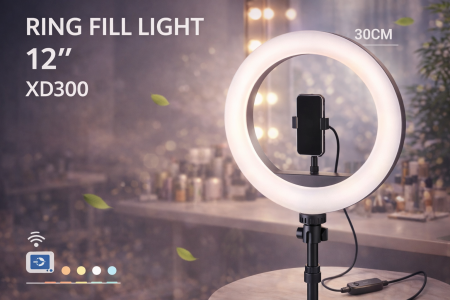 رينغ لايت دائري 12 إنش بإضاءة ناعمة ومتوازنة، مثالي للتصوير، السيلفي، البث المباشر والمكياج. يعطيك إضاءة احترافية بوضوح عالي، مع حامل موبايل قابل للتعديل وتحكم سهل لنتيجة جذابة بكل لقطة