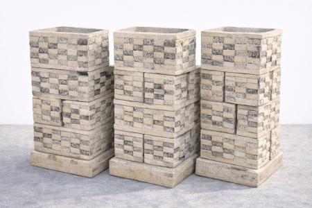 وعاء حجر صغير ، ممتاز للنباتات الصغيرة