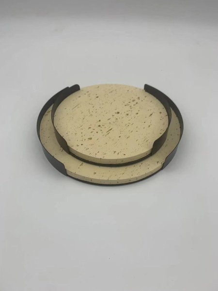 طقم قواعد تقديم أنيق تصميم دائري عملي بلون هادئ، مثالي لتقديم الخبز أو الحلويات أو الاستخدام اليومي على الطاولة. لمسة عصرية تضيف ترتيب وأناقة لكل سفرة.