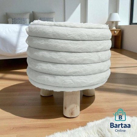 🪑 بوف / مقعد فرو الارنب أنيق بقاعدة خشبية تصميم ناعم وعصري يضيف دفء ولمسة فخامة لأي غرفة. مريح للجلوس أو كمسند للقدمين، بحجم عملي ولون هادئ ينسجم مع مختلف الديكورات المنزلية.