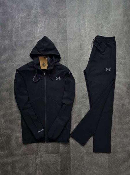 طقم UNDER ARMOUR للشباب
