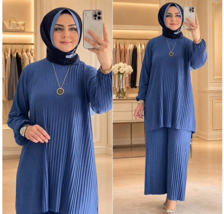 طقم نسائي محجّبات أنيق بتصميم بليسيه عصري، يتكوّن من تونيك طويل وبنطال واسع مريح، بلون أزرق راقٍ يناسب الإطلالات اليومية والمناسبات.