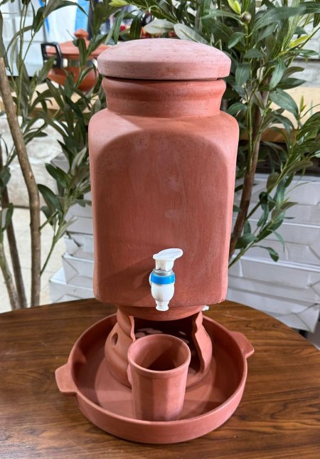 ابريق مي فخار