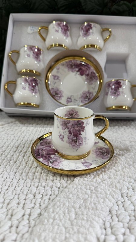 6 فناجين مع 6 صحون بورسلان اصلي