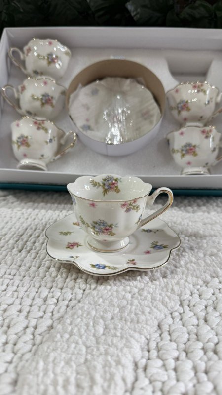 ابيض ورده زرقا