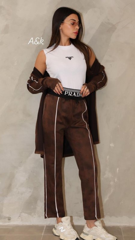 طقم بيجاما برادا للصبايا مع سترة