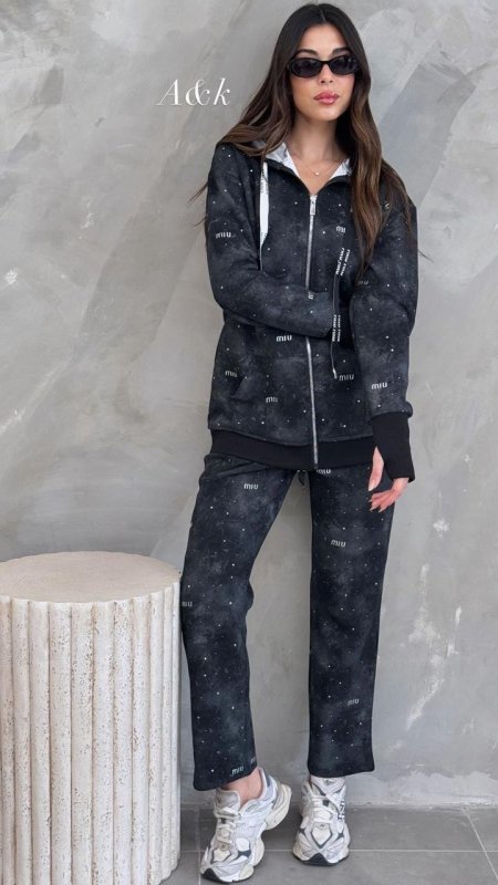 طقم بيجامة miu للصبايا