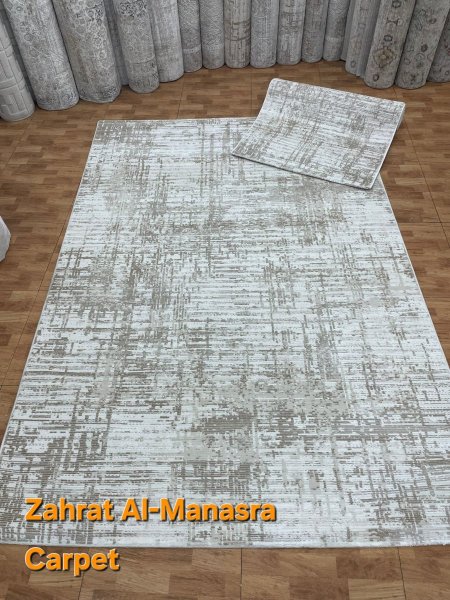 سجاد بلجيكي بتصميم عصري ونقشة هادئة بألوان راقية، يمنح المكان إحساسًا بالفخامة والراحة. جودة عالية ومتين، مثالي للاستخدام اليومي ولمختلف أنماط الديكور