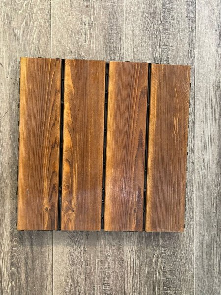 قطع خشبيه للارض والجدران بتتثبت ببراغي ما بتحتاج دبق طول 30سم عرض 30سم